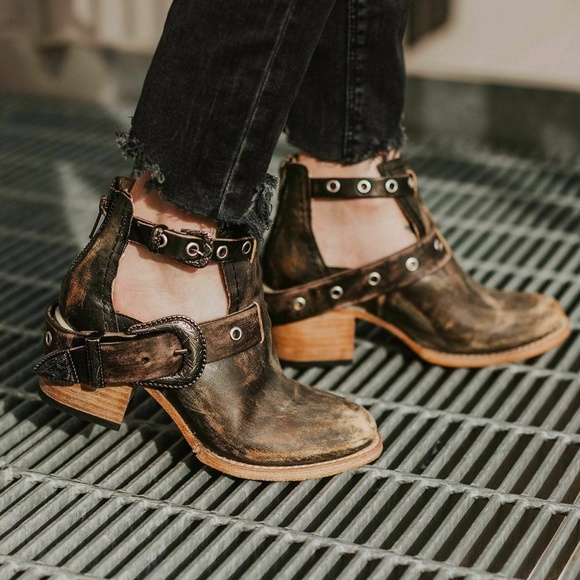 Freebird by Steven Shoes - NWOB Freebird By Steven Carsen Ankle Boot Sz 6